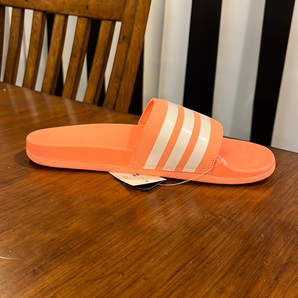 Adidas Adilette Comfort Slides Sandals Shoes Coral B43528 Women’s Size 8 - Picture 4 of 14